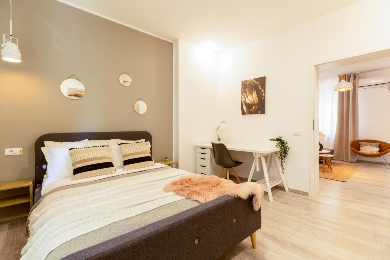 Ideal Stay: Spacious 2Br Apt Near Calea Victoriei Букурещ Екстериор снимка