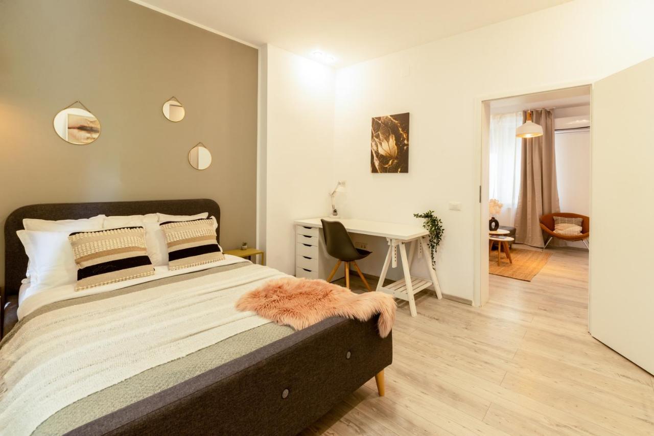 Ideal Stay: Spacious 2Br Apt Near Calea Victoriei Букурещ Екстериор снимка