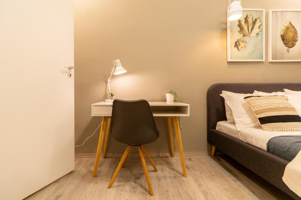 Ideal Stay: Spacious 2Br Apt Near Calea Victoriei Букурещ Екстериор снимка
