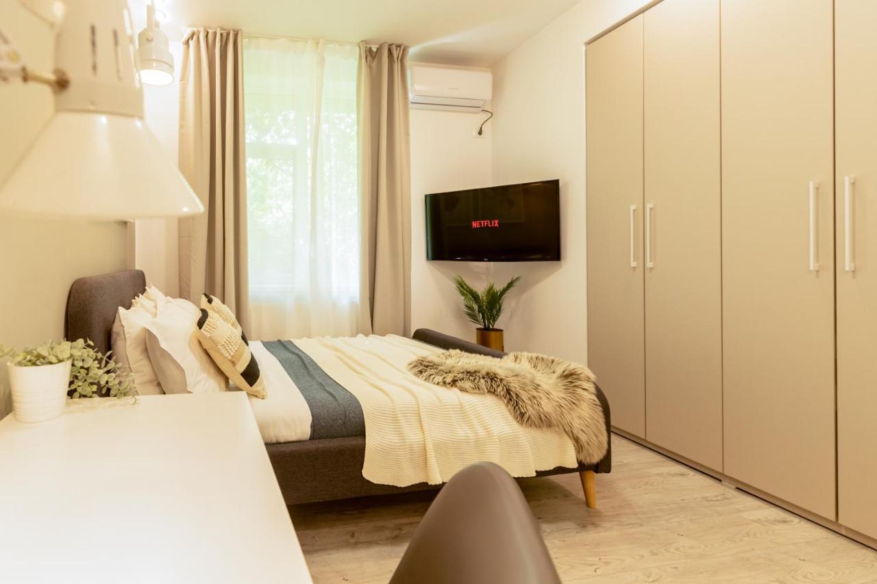 Ideal Stay: Spacious 2Br Apt Near Calea Victoriei Букурещ Екстериор снимка