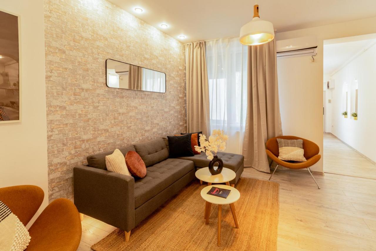 Ideal Stay: Spacious 2Br Apt Near Calea Victoriei Букурещ Екстериор снимка