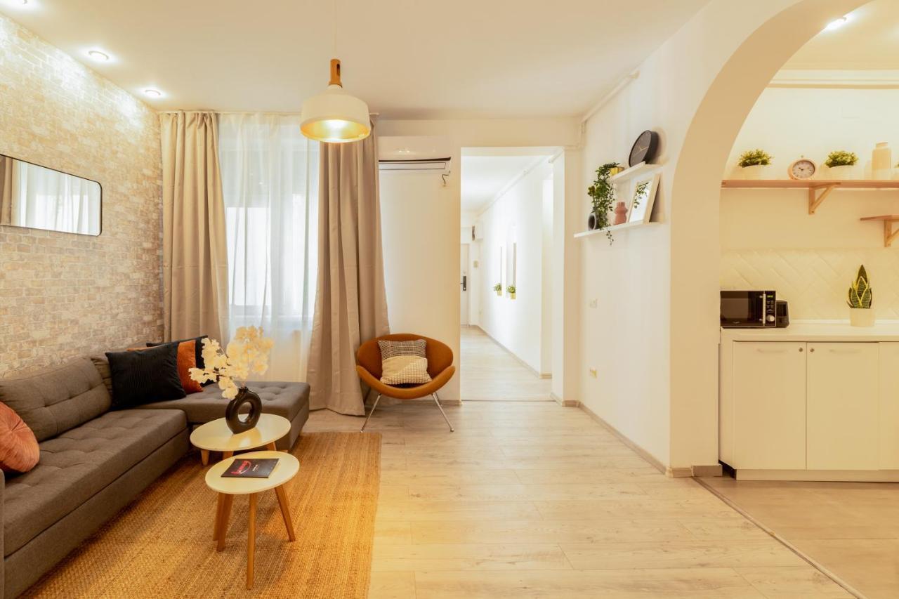 Ideal Stay: Spacious 2Br Apt Near Calea Victoriei Букурещ Екстериор снимка